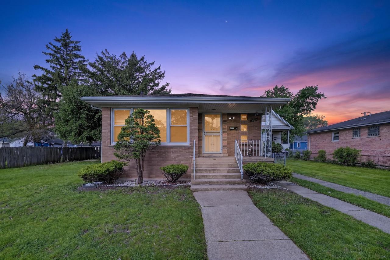 12326 S Racine Ave., Calumet Park, IL 60827