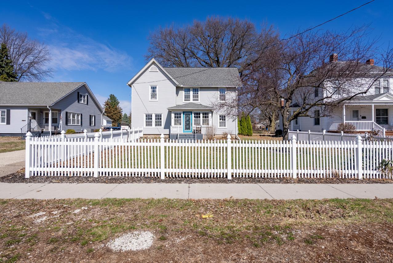 321 E Park St., Geneseo, IL 61254