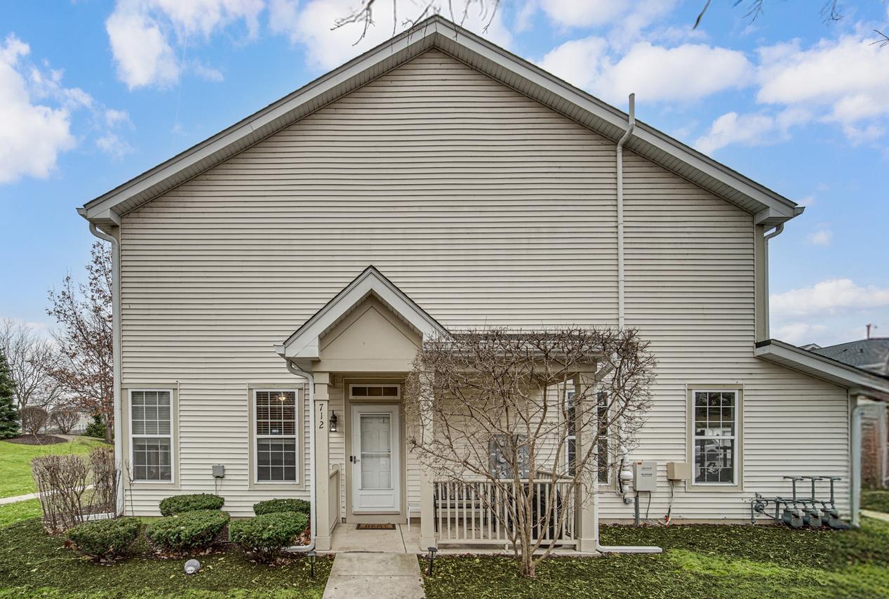 712 Morris Ct., Lakemoor, IL 60051