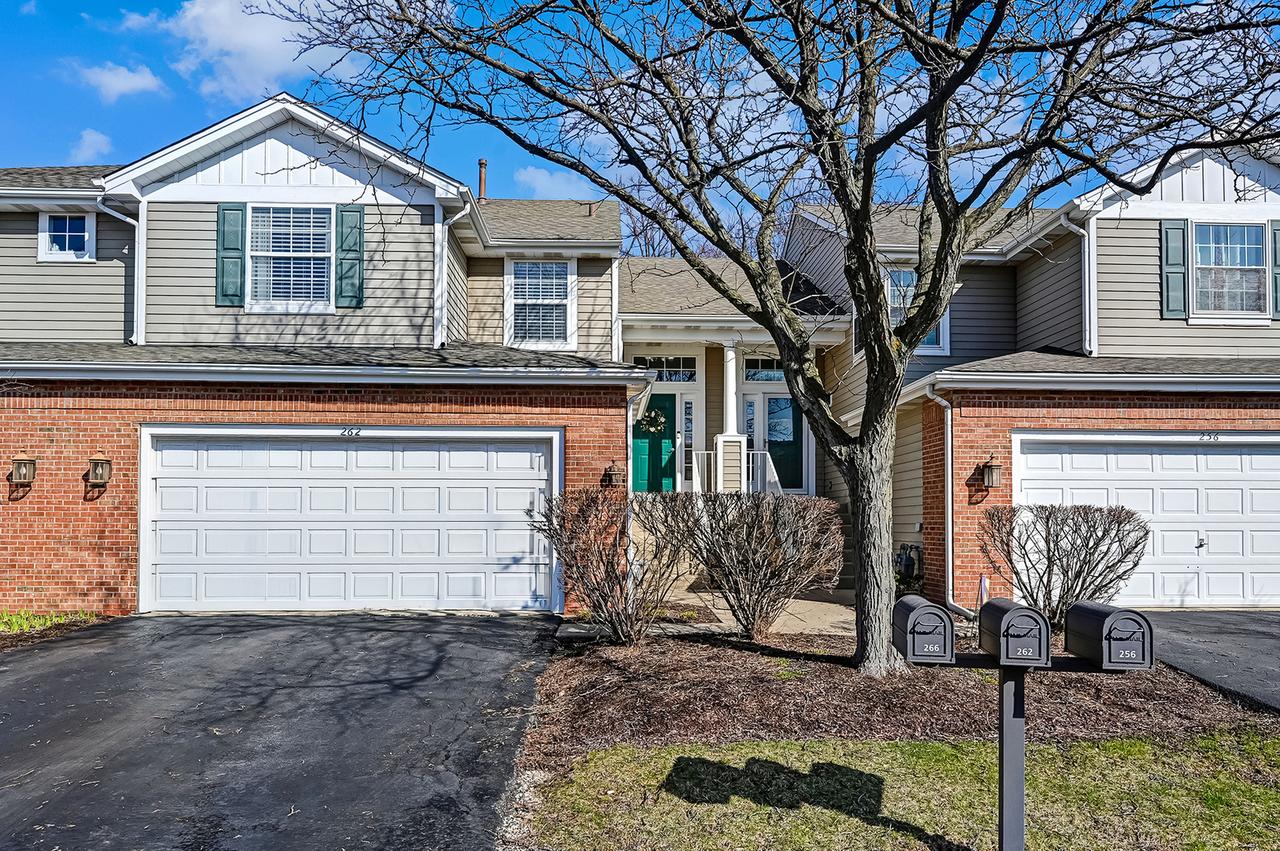 262 Waverly Ct., Willowbrook, IL 60527