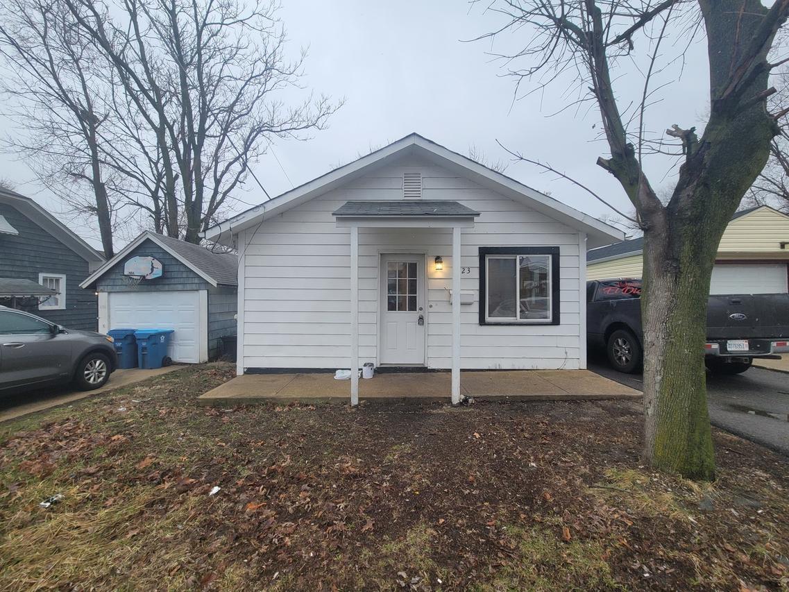 523 Ashland Ave., Aurora, IL 60505