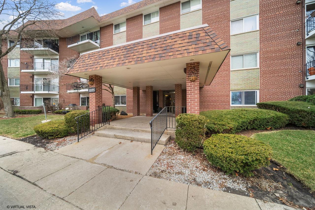1025 S Fernandez Ave. #4M, Arlington Heights, IL 60005