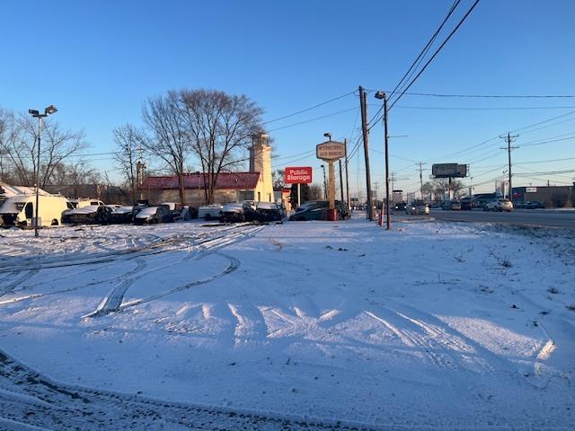 2227 N Rand Rd., Palatine, IL 60074