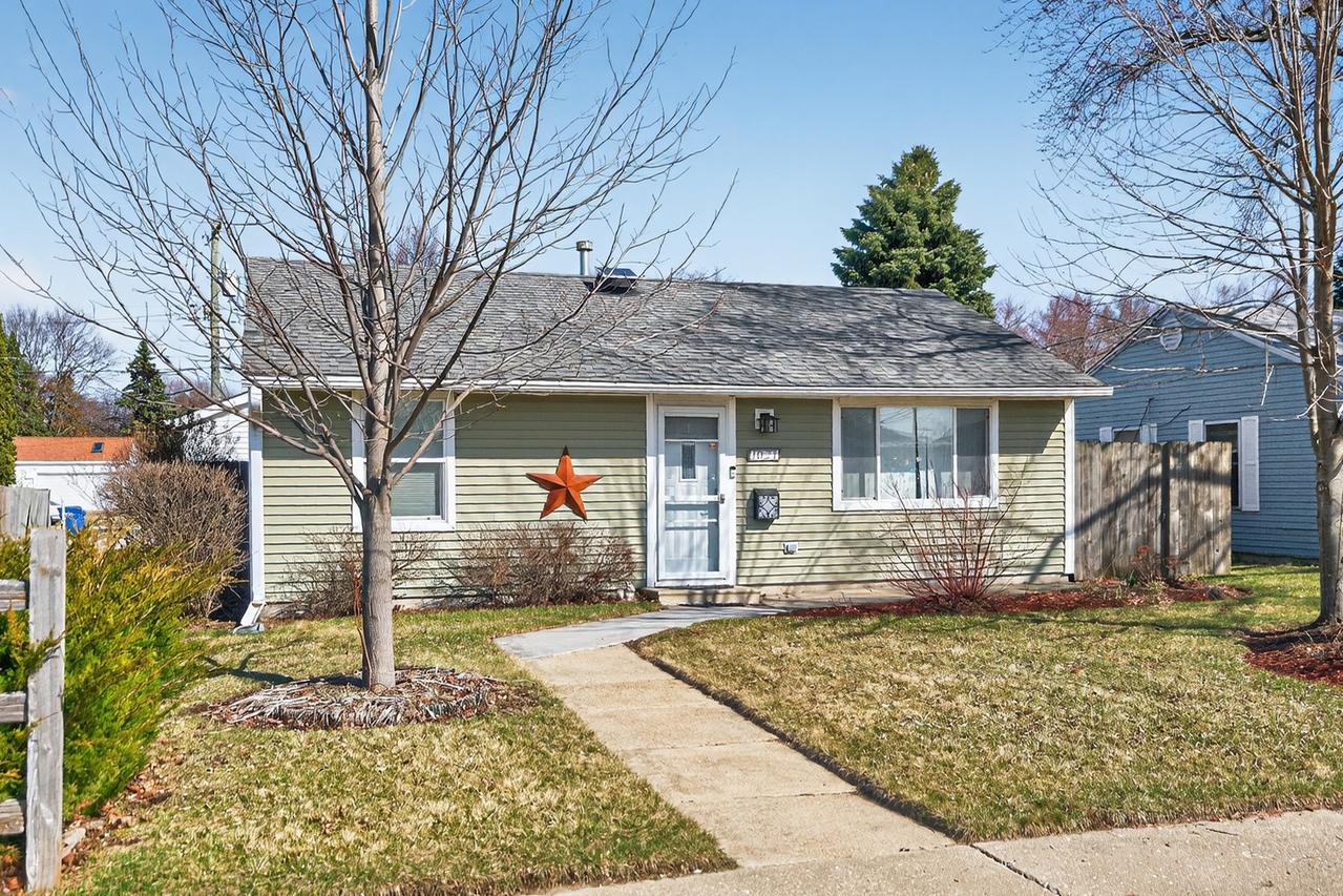 1021 E Taylor St., Dekalb, IL 60115