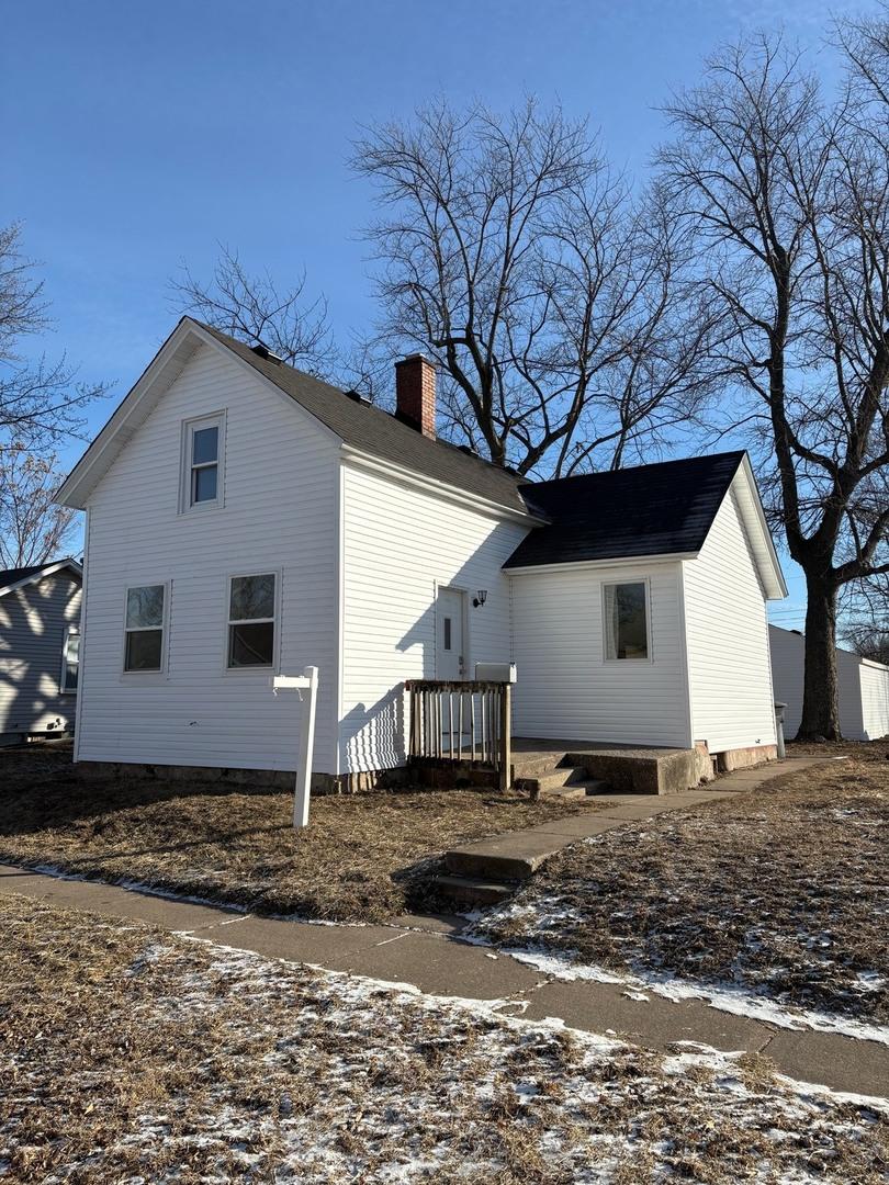 819 5th St., Rock Island, IL 61201