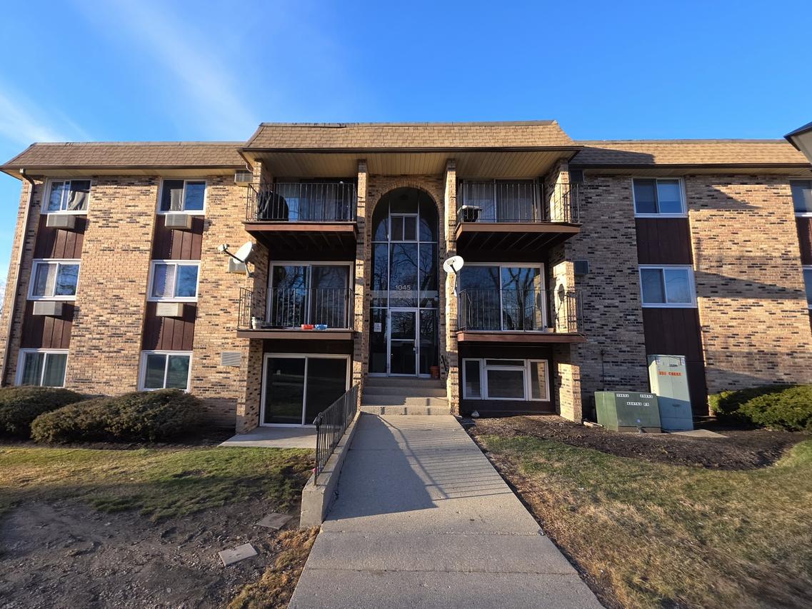 1045 Higgins Quarters Dr. #4-101, Hoffman Estates, IL 60169