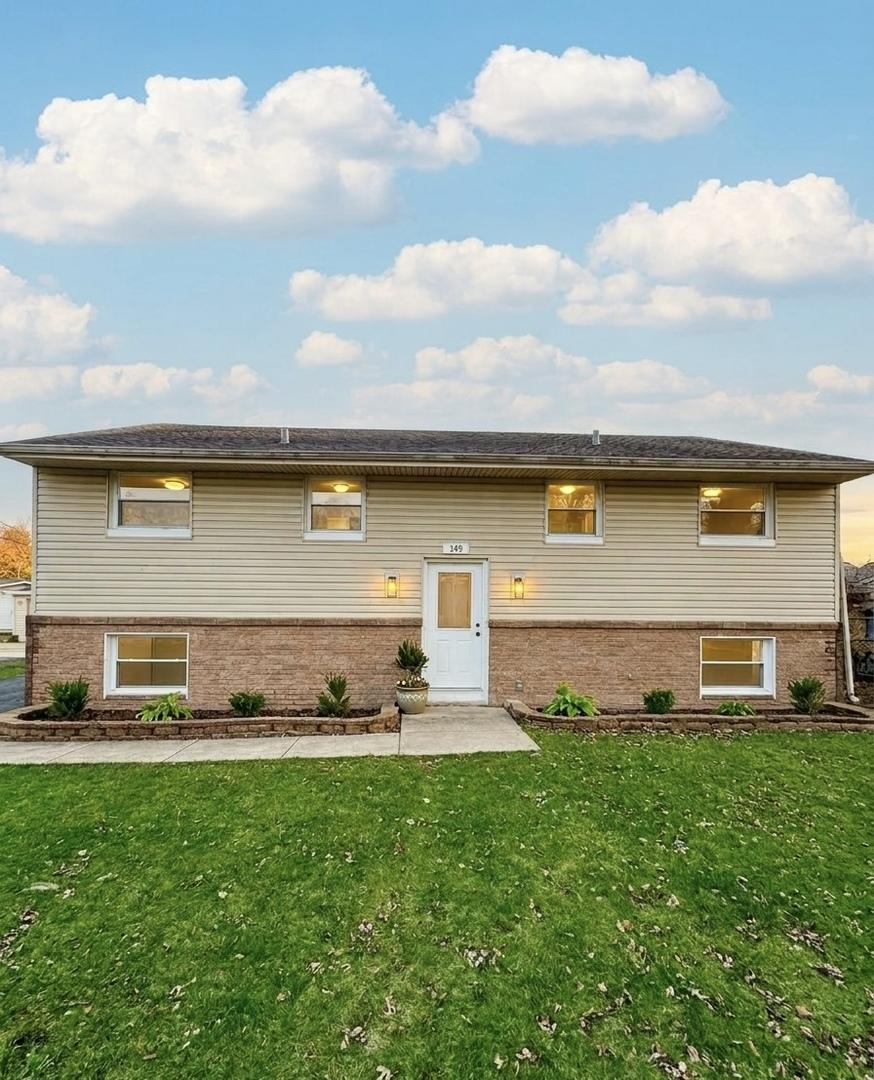 149 Vernon Dr., Bolingbrook, IL 60440