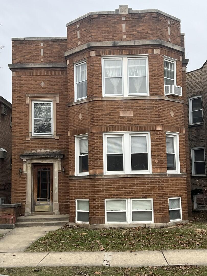 5430 N Spaulding Ave., Chicago, IL 60625