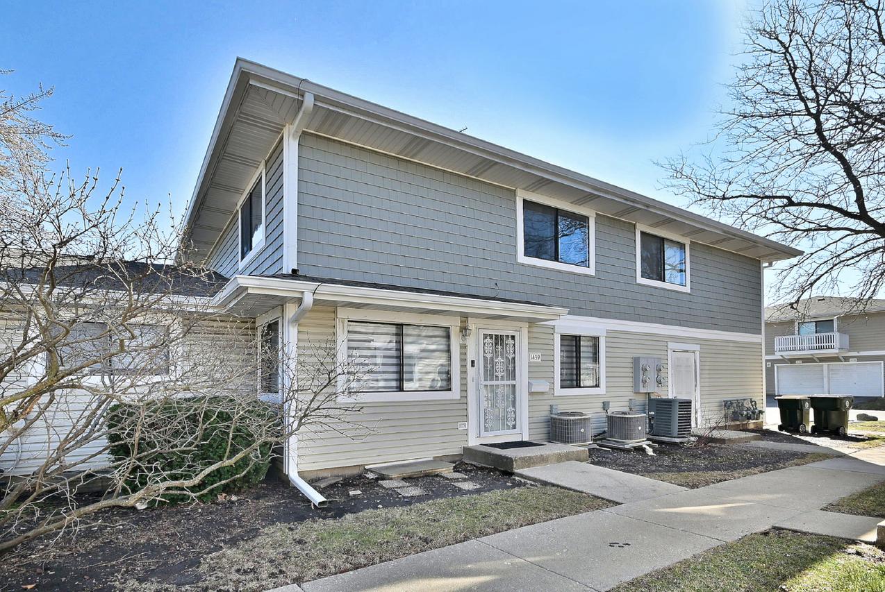 1439 Sutter Dr., Hanover Park, IL 60133