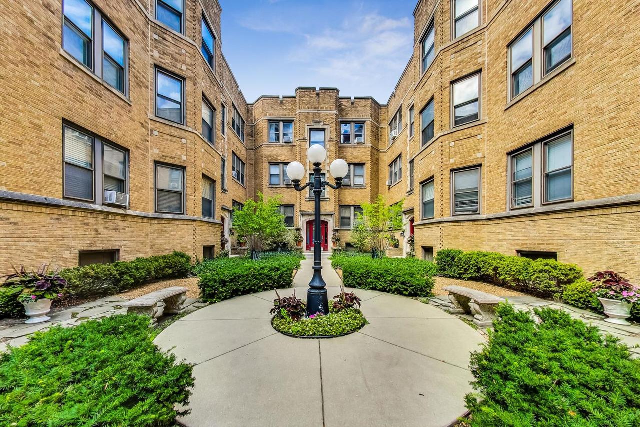 540 W Cornelia Ave. #2S, Chicago, IL 60657