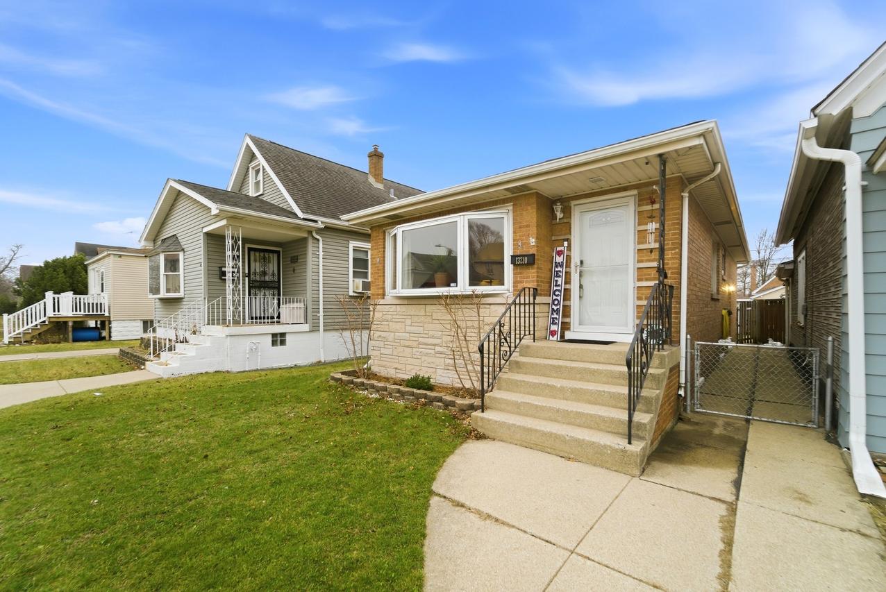 13210 S Carondolet Ave., Chicago, IL 60633