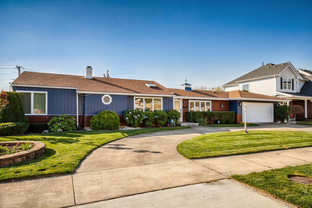 10630 S Keeler Ave., Oak Lawn, IL 60453