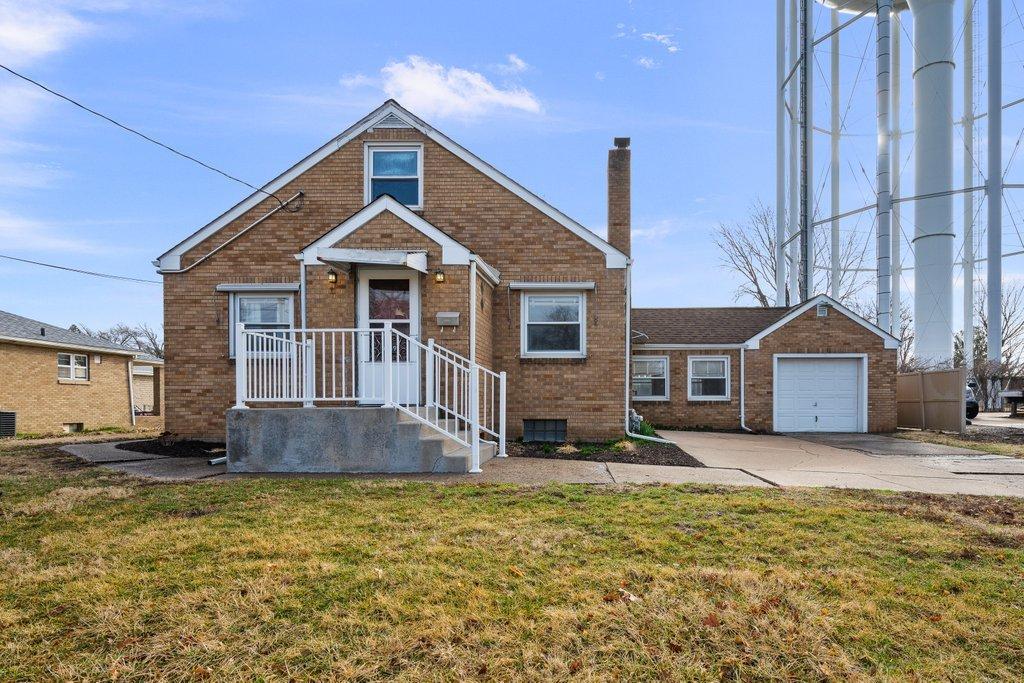 3049 38th St., Rock Island, IL 61201