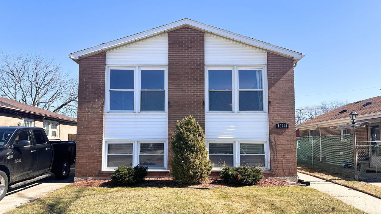 12741 S Manistee Ave., Chicago, IL 60633