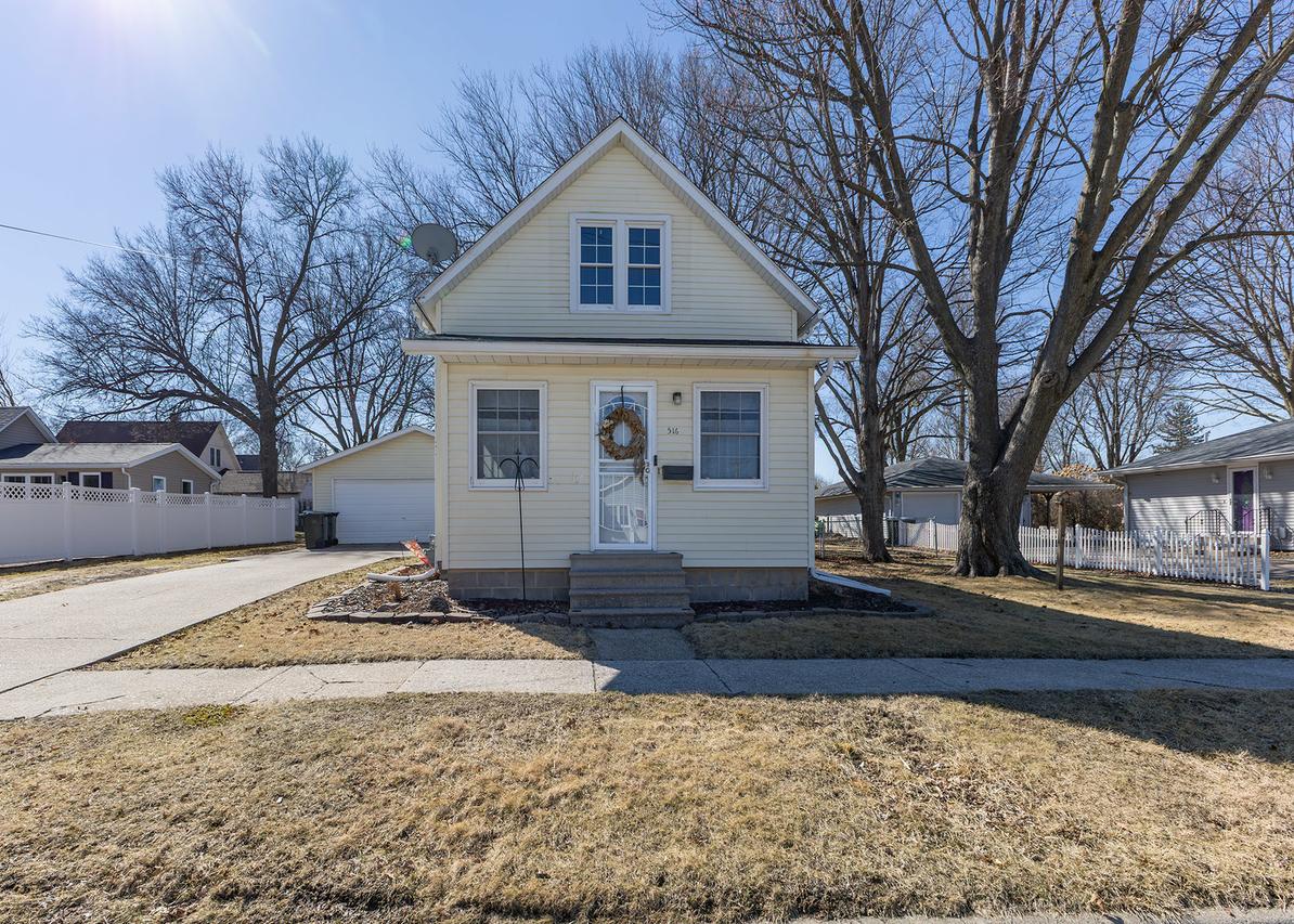 516 W Wells St., Geneseo, IL 61254