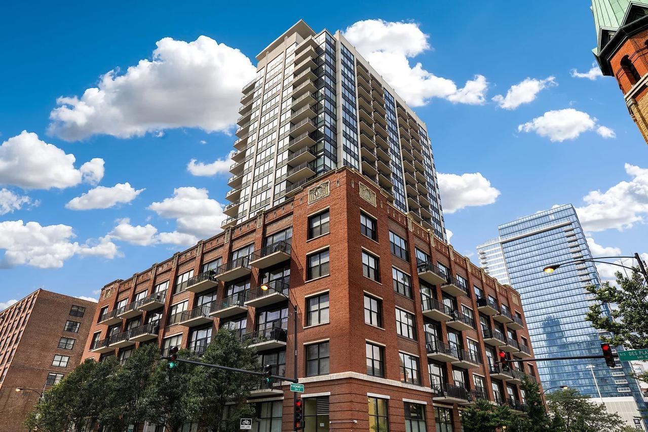 210 S Desplaines St. #P-99, Chicago, IL 60661