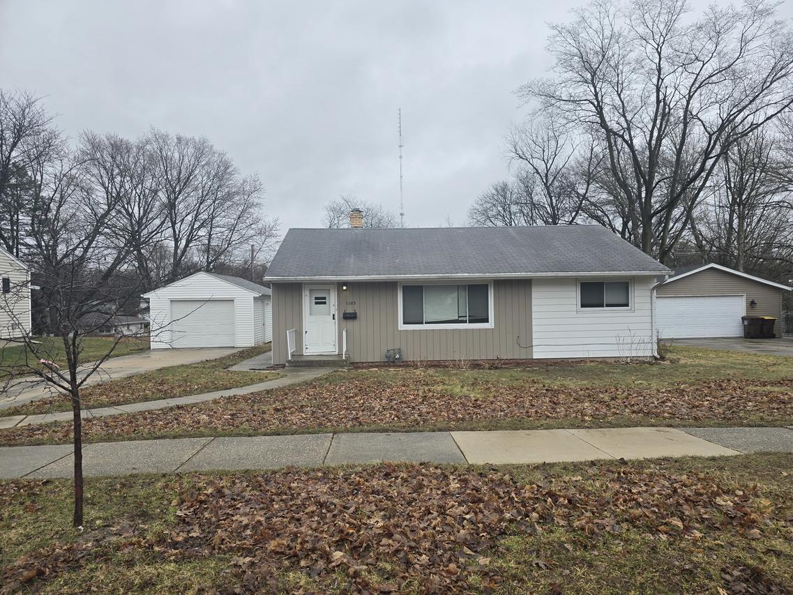 1103 Scottswood Rd., Rockford, IL 61107