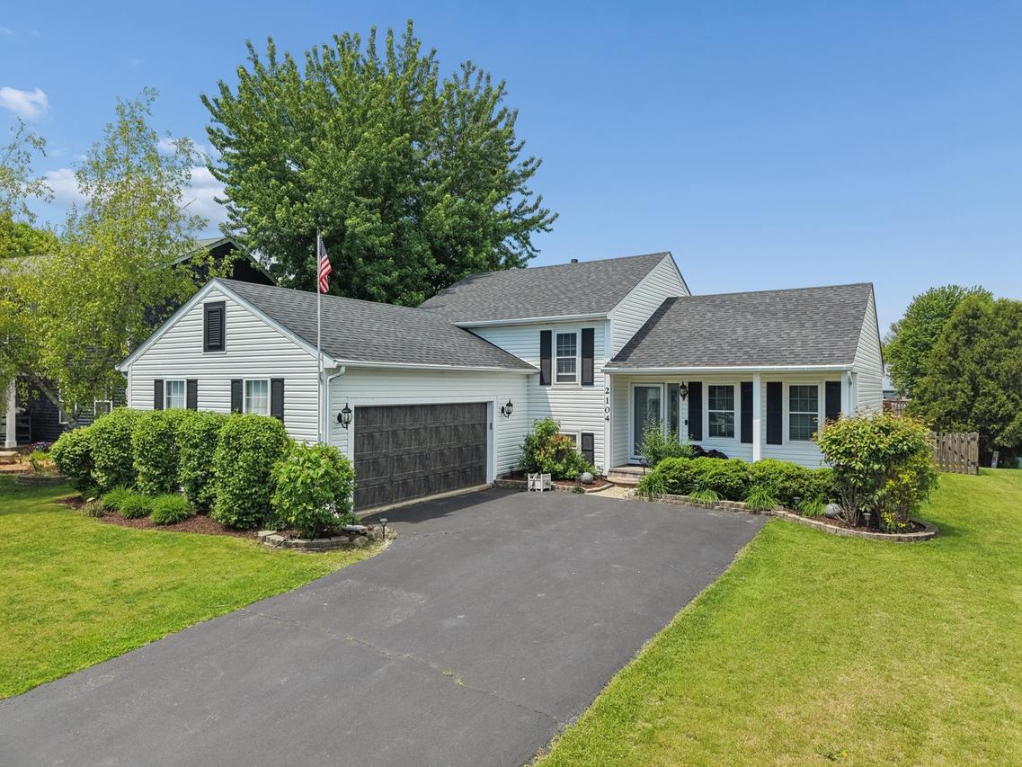 2104 Oakleaf Ln., Lake Villa, IL 60046