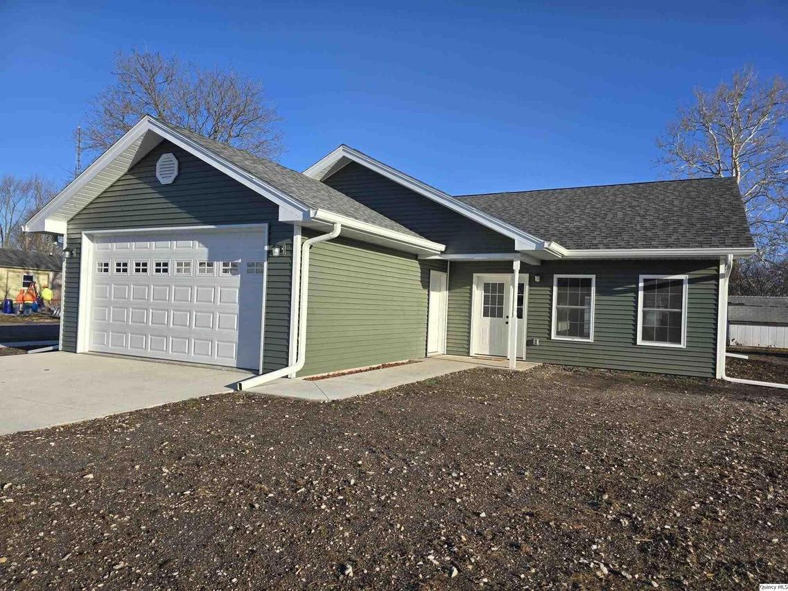 1301 Wabash Ave., Carthage, IL 62321