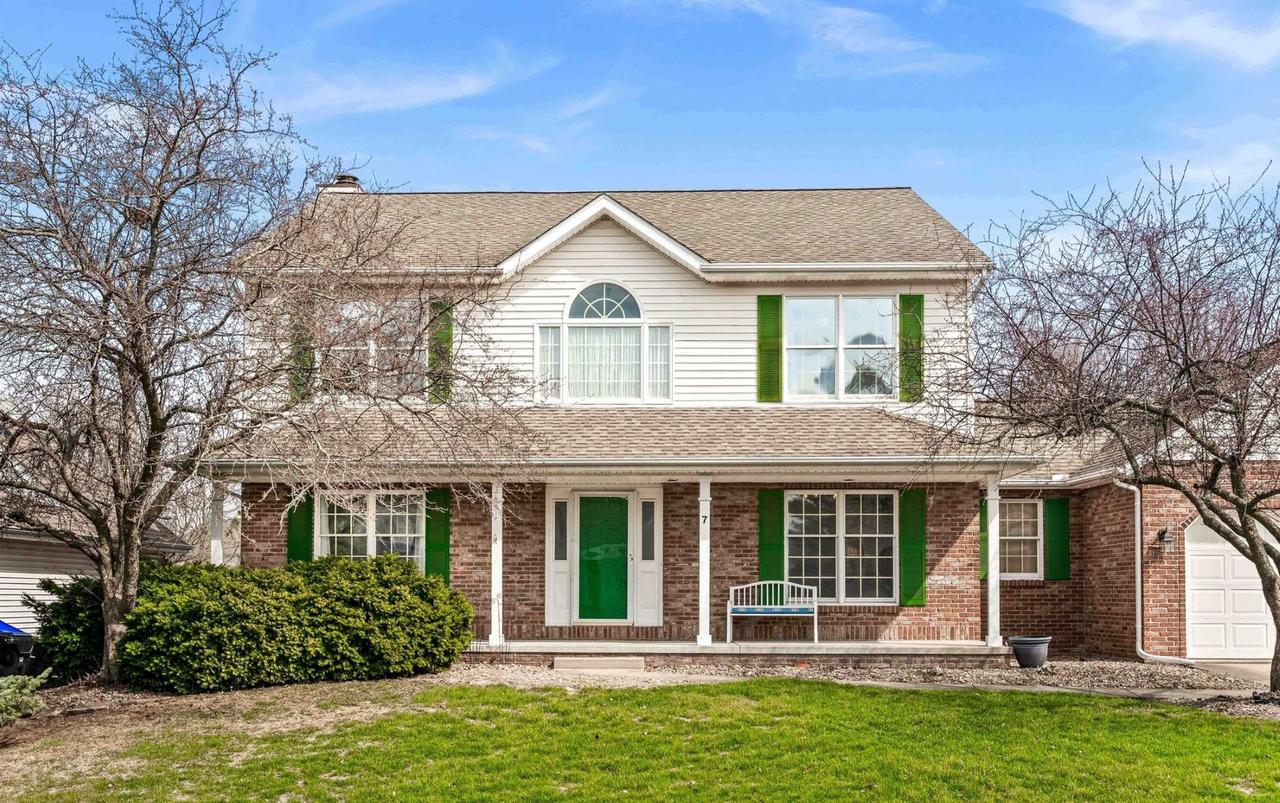 7 Red Stone Ct., Bloomington, IL 61704