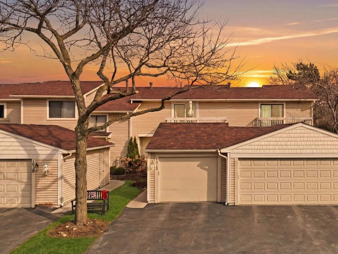 1013 Chatham Pl., Vernon Hills, IL 60061