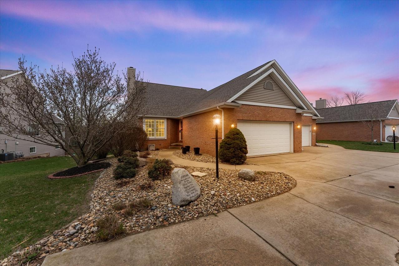 1718 Tin Cup Rd., Mahomet, IL 61853