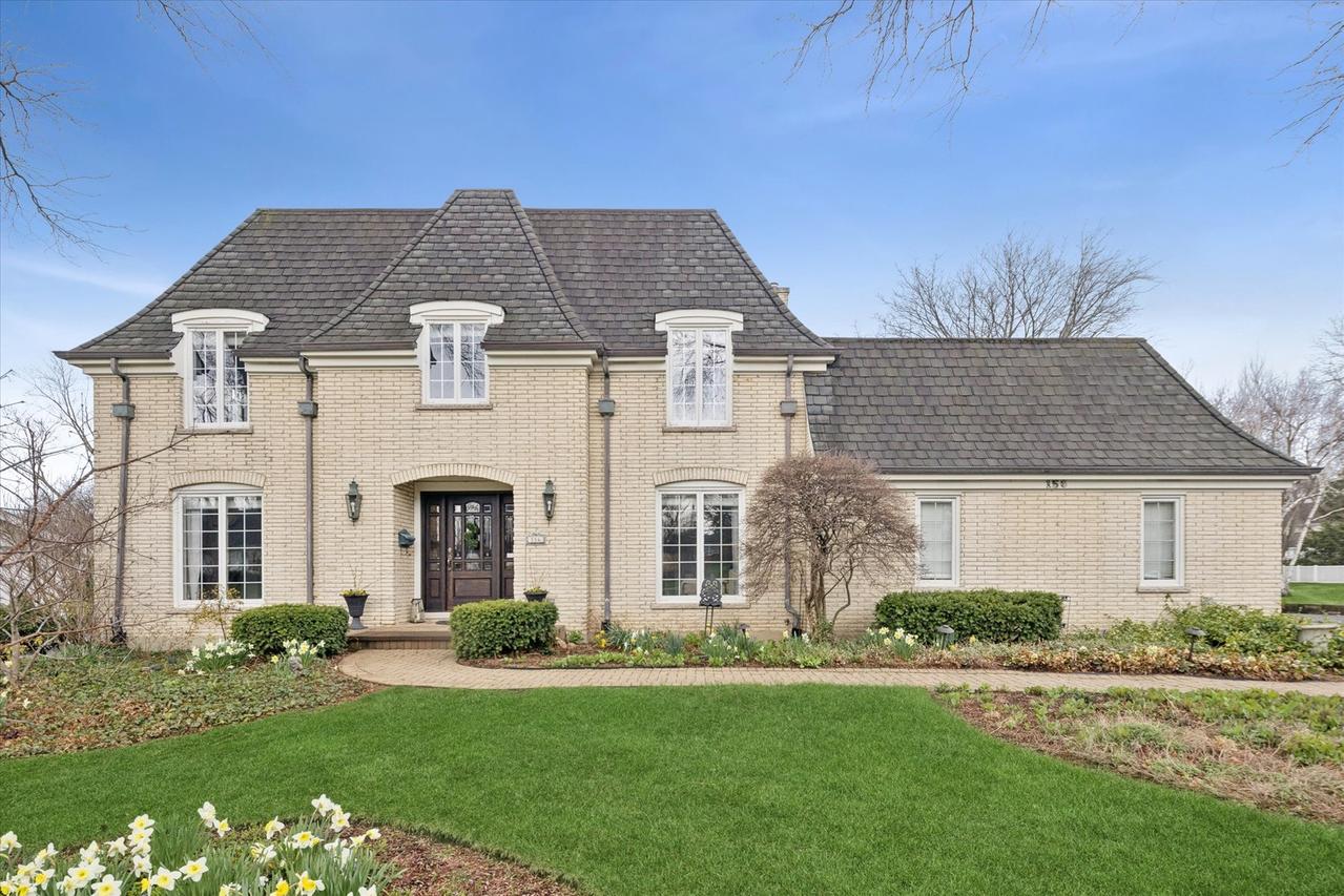 156 Sunset Ave., Glen Ellyn, IL 60137