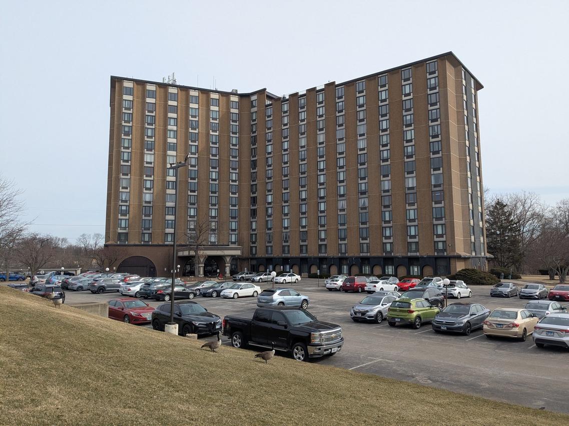 1 Renaissance Pl. #408, Palatine, IL 60067