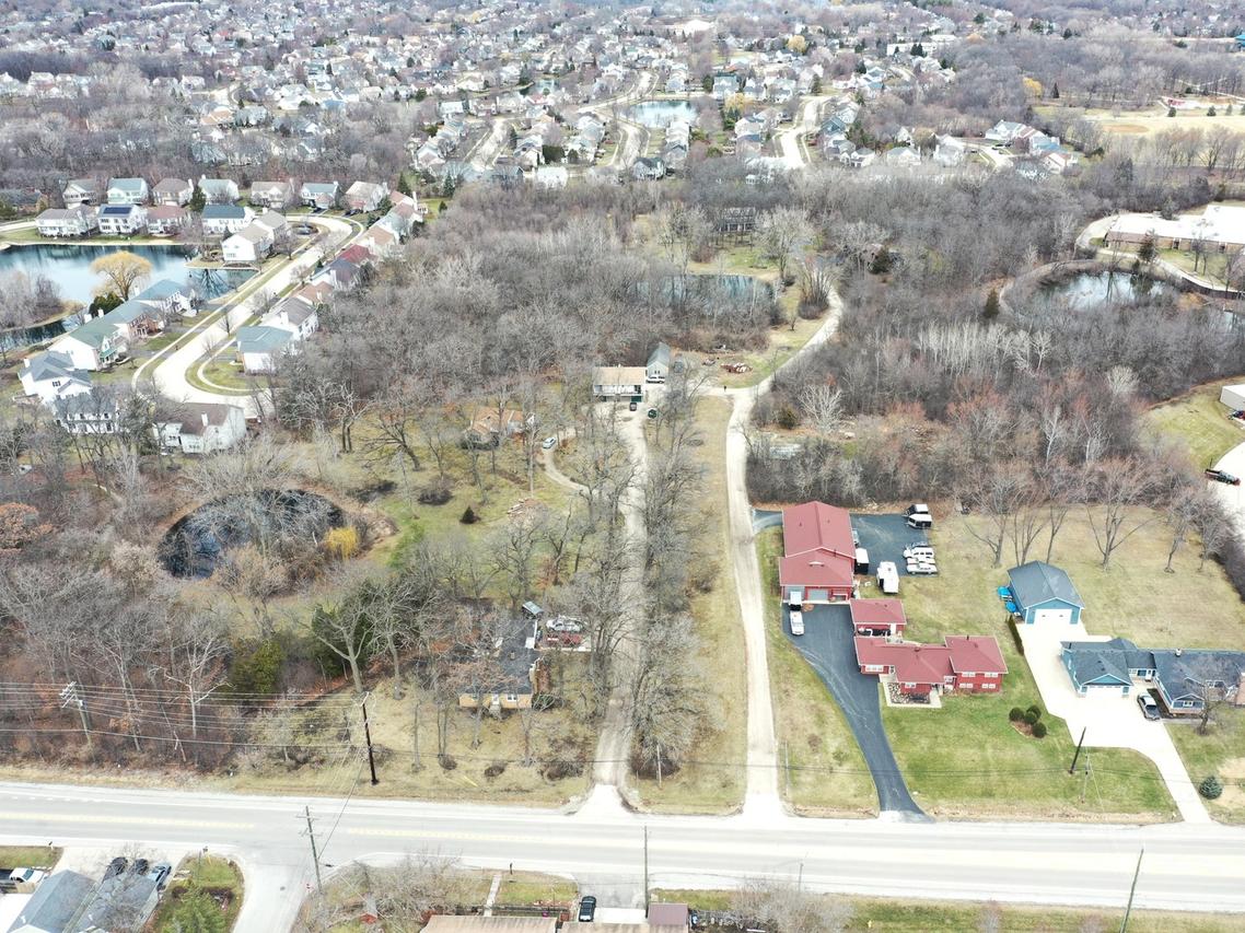 18238 W Gages Lake Rd., Grayslake, IL 60030