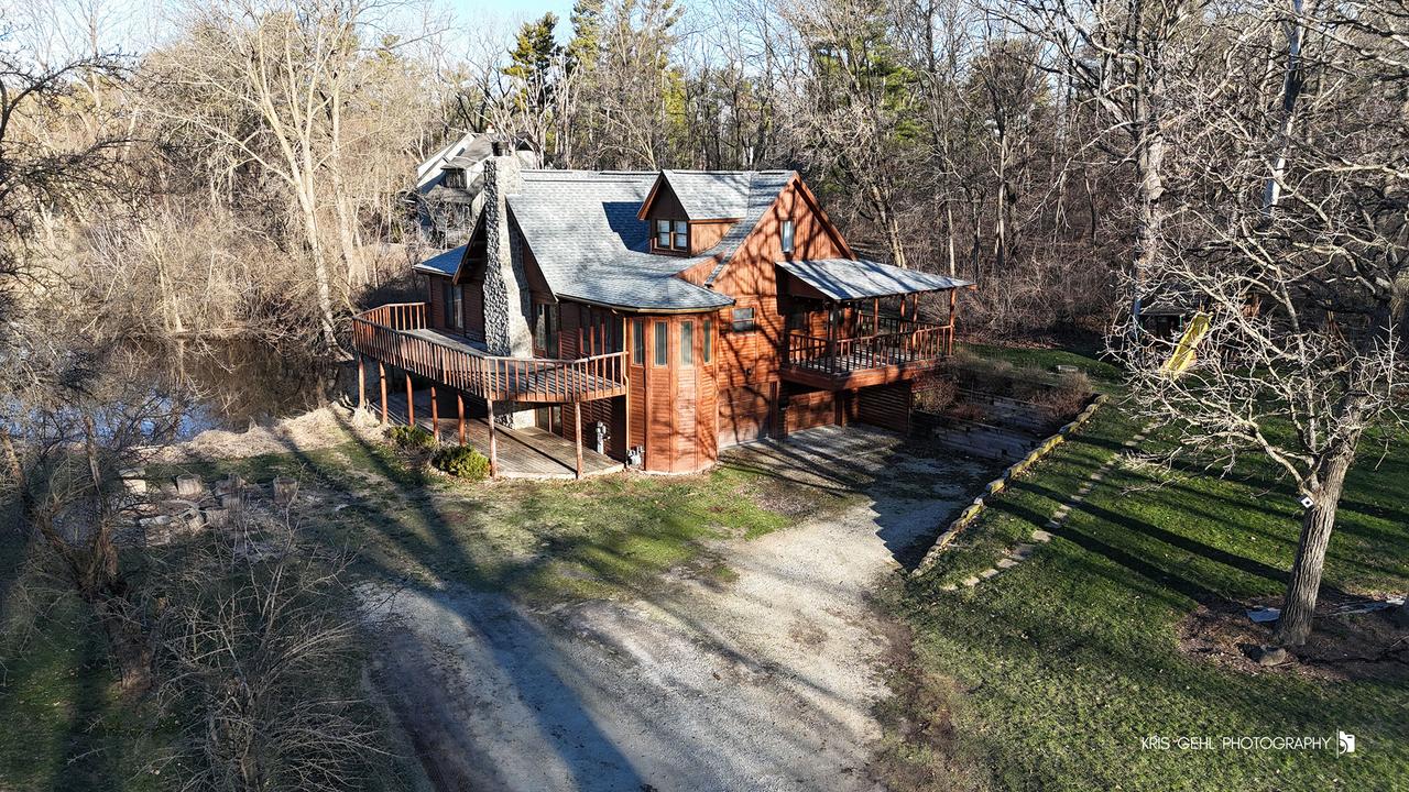 28496 High View Rd., Mchenry, IL 60051