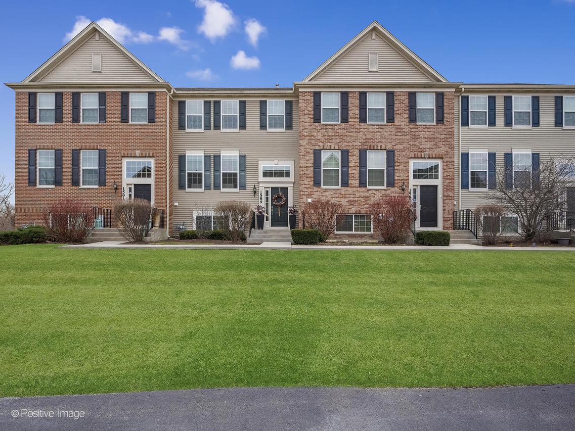 1589 Deer Pointe Dr., South Elgin, IL 60177