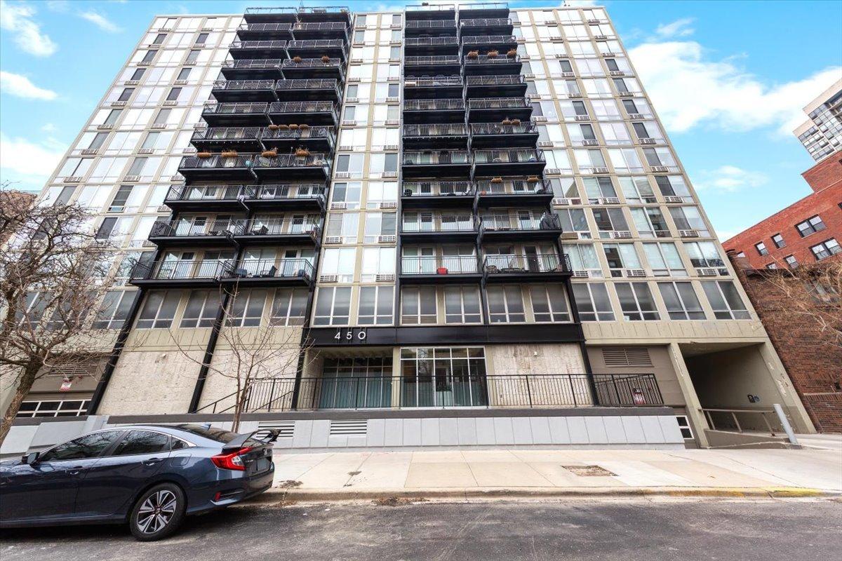 450 W Briar Pl. #11A, Chicago, IL 60657