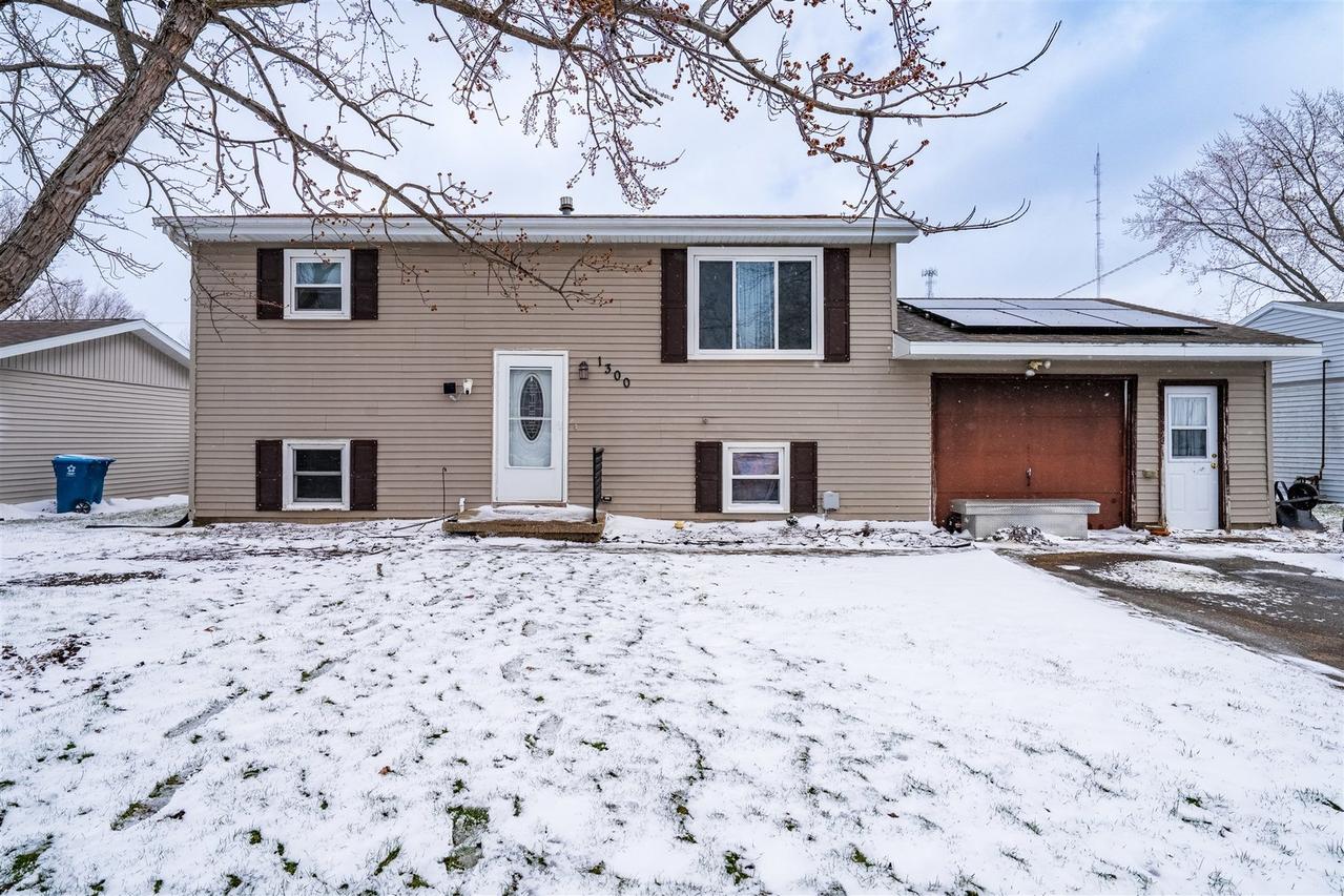 1300 N Nixon Dr., Pontiac, IL 61764