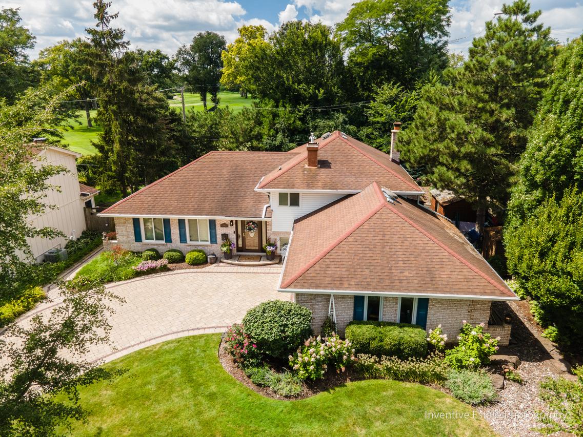 286 Stonegate Rd., Clarendon Hills, IL 60514