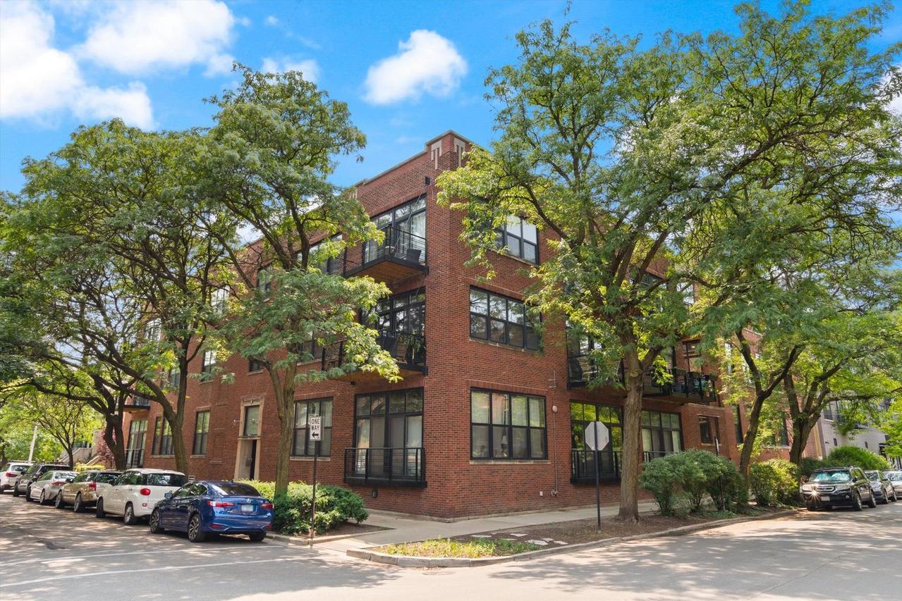 1670 N Claremont Ave. #306, Chicago, IL 60647