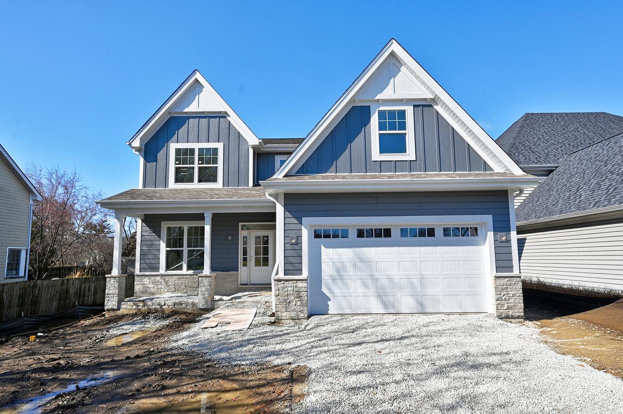 256 Coe Rd., Clarendon Hills, IL 60514