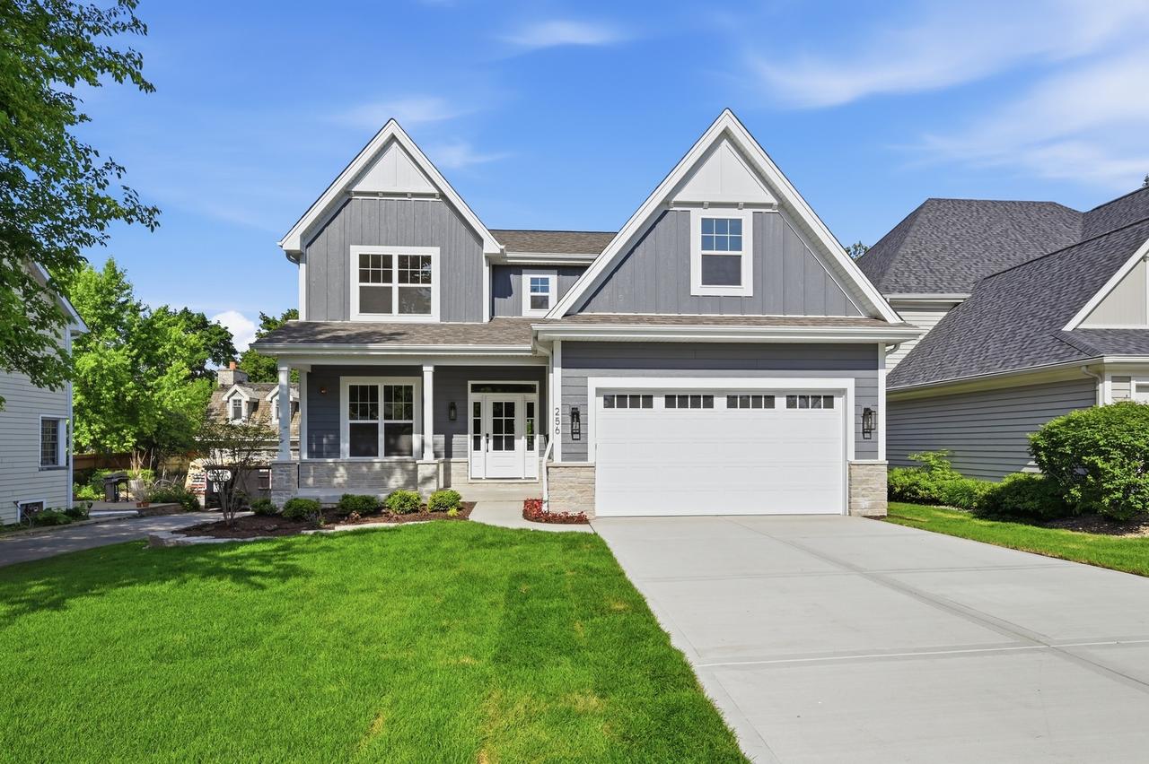 256 Coe Rd., Clarendon Hills, IL 60514