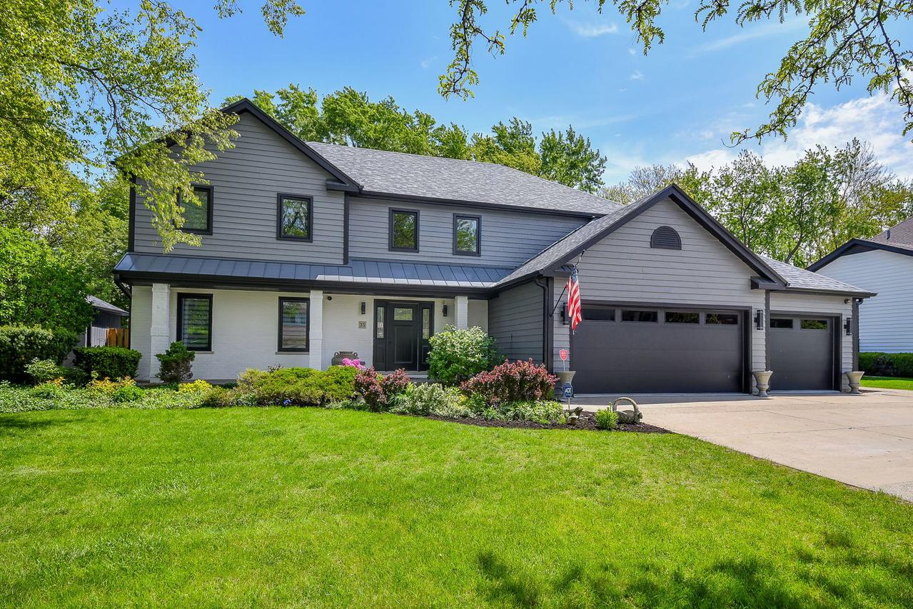 35 Americana Ct., Roselle, IL 60172