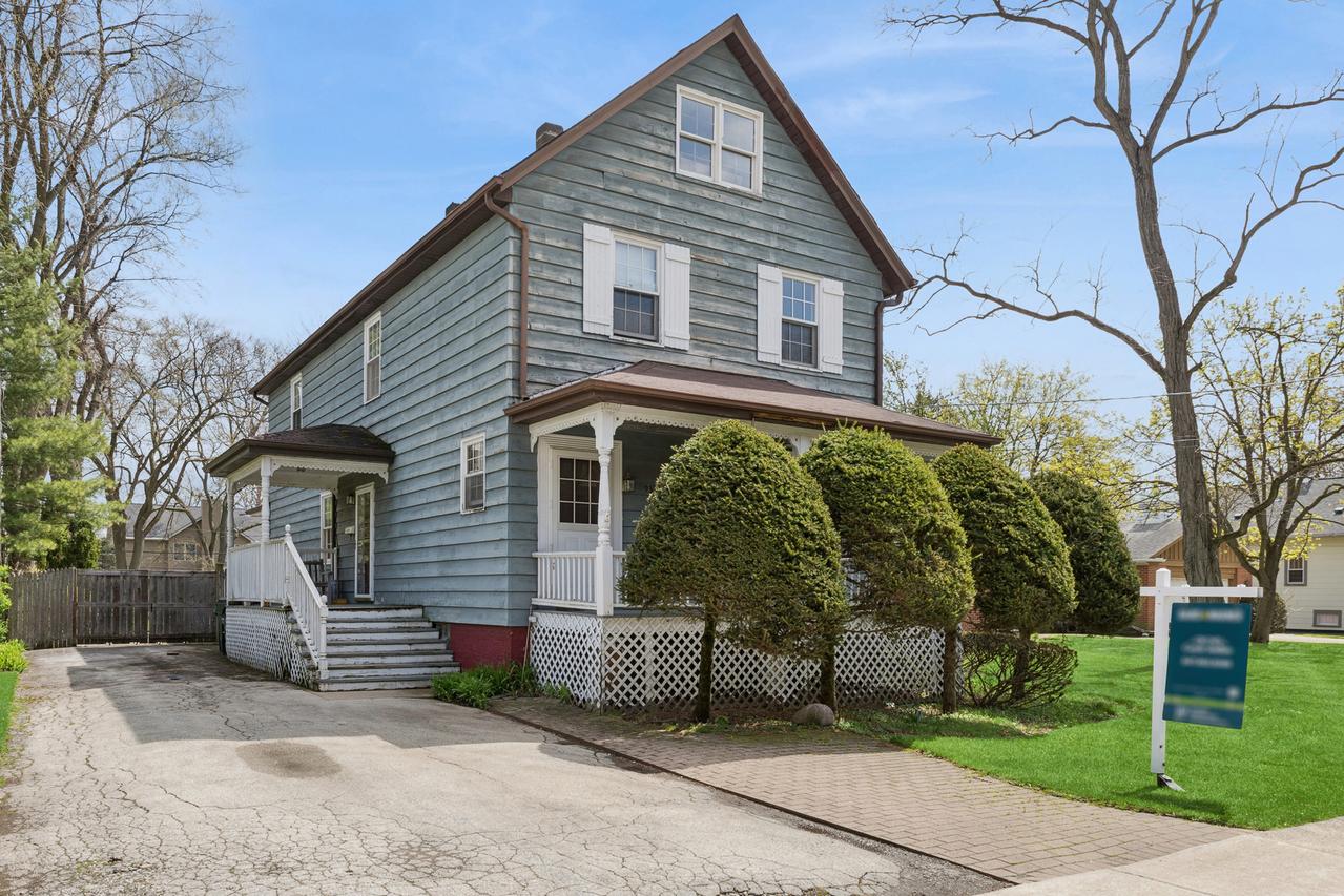 933 Harms Rd., Glenview, IL 60025