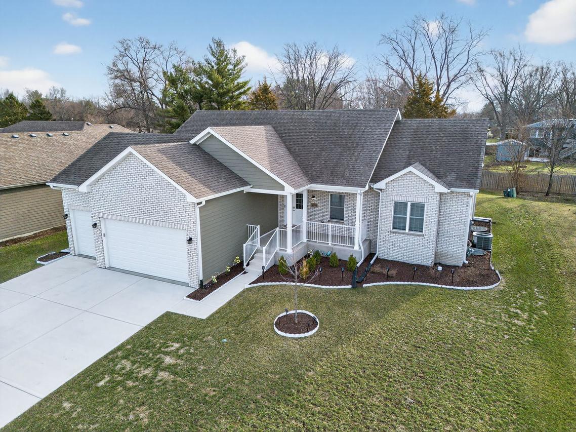 20929 Lakewoods Ln., Shorewood, IL 60404