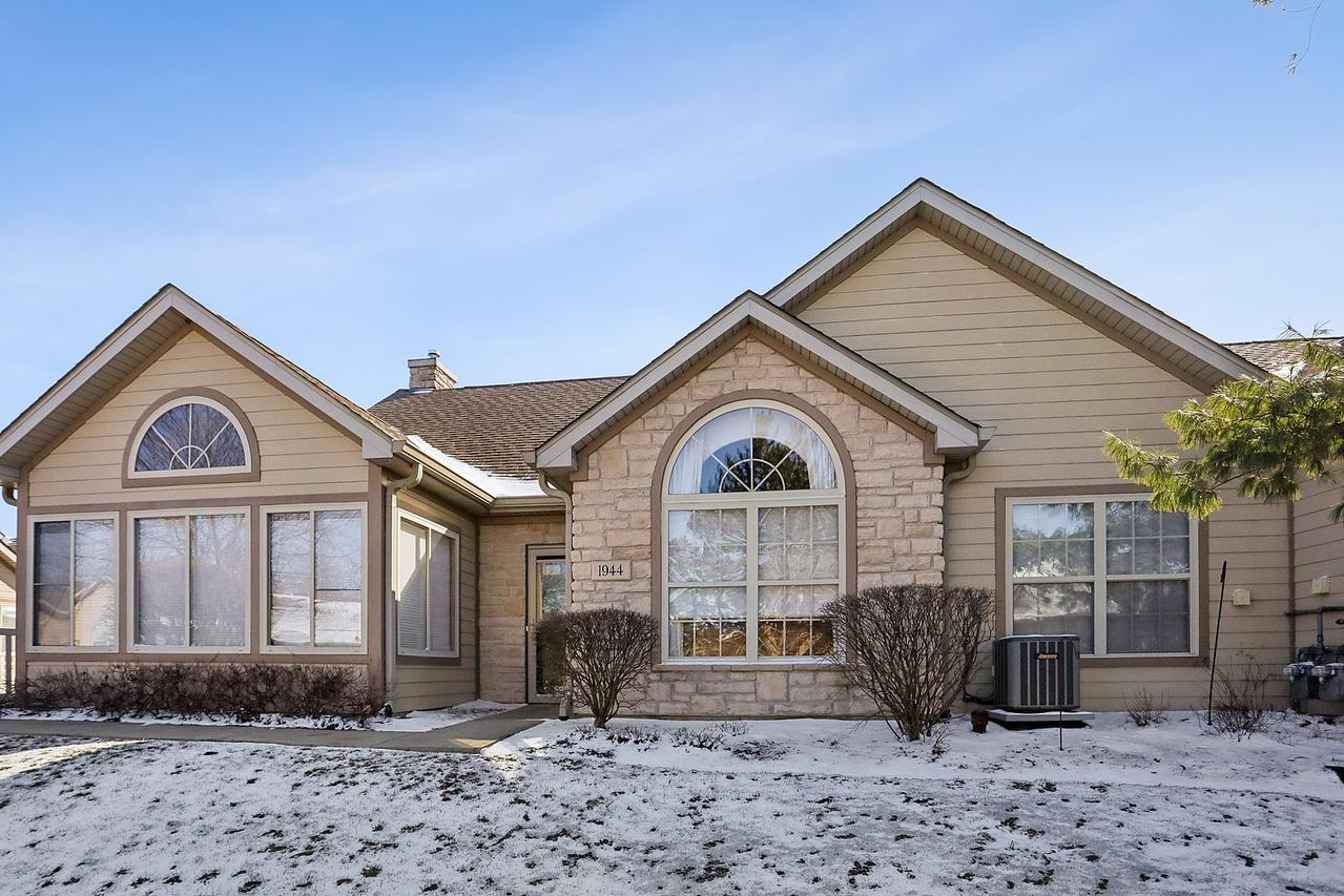 1944 Timbers Edge Cir., Joliet, IL 60431