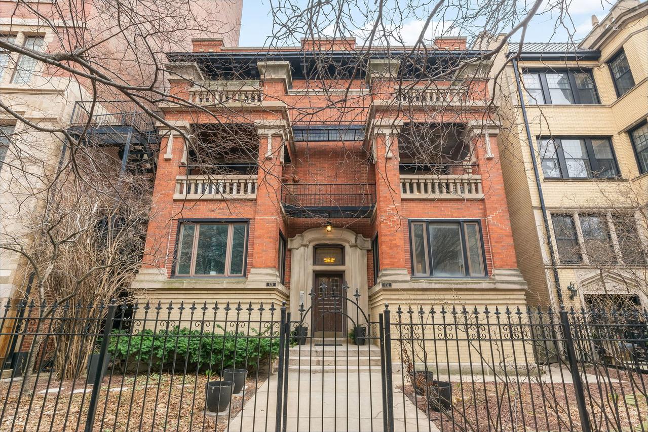 629 W Sheridan Rd. #1D, Chicago, IL 60613