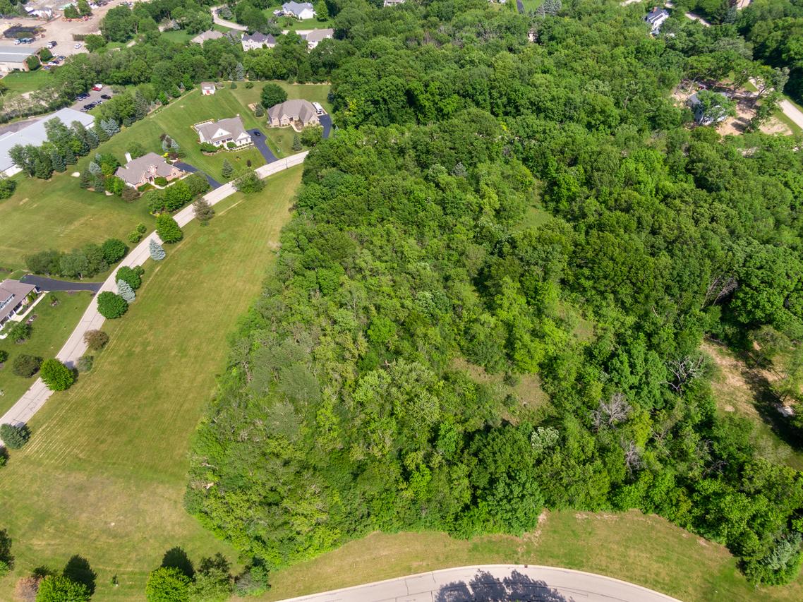 7388 English Oak Ln., Spring Grove, IL 60081