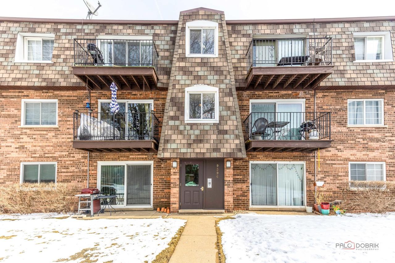9396 Bay Colony Dr. #1S, Des Plaines, IL 60016