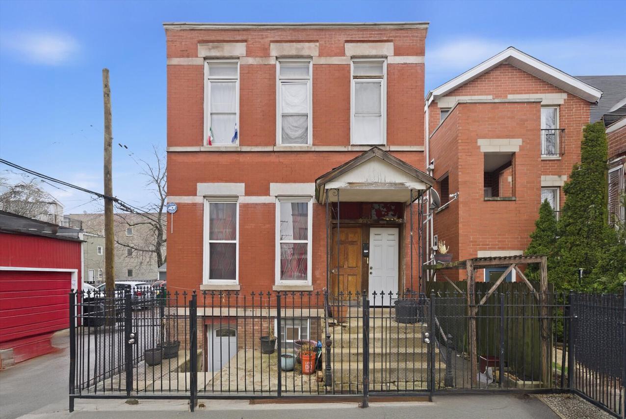 943 N Fairfield Ave., Chicago, IL 60622