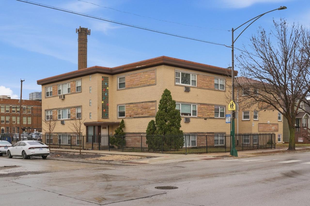 3057 N Narragansett St. #9, Chicago, IL 60634
