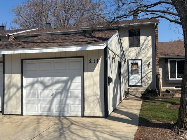211 Applewood Ln., Bloomingdale, IL 60108