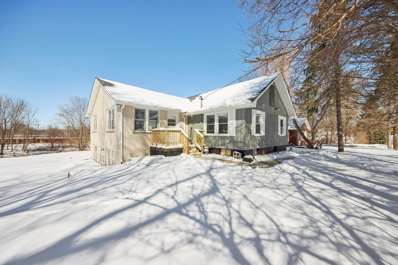 42088 N Old Lake Ave., Antioch, IL 60002