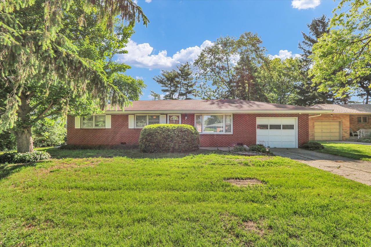 2112 Campbell Dr., Champaign, IL 61820