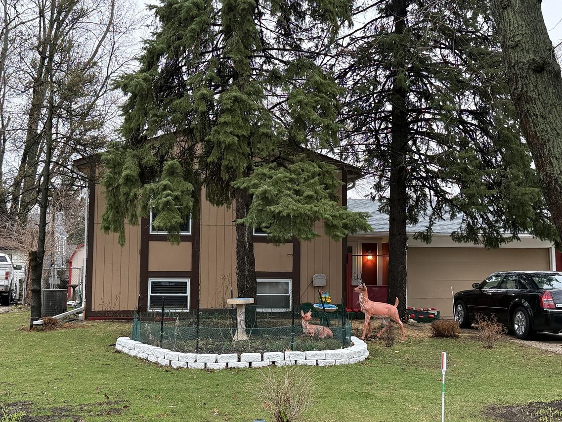 108 Allison Ct., Bolingbrook, IL 60440